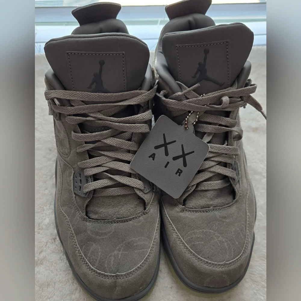 Air Jordan 4 Retro KAWS